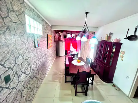 CASA EN VENTA LAFERRERE 6 AMBIENTES