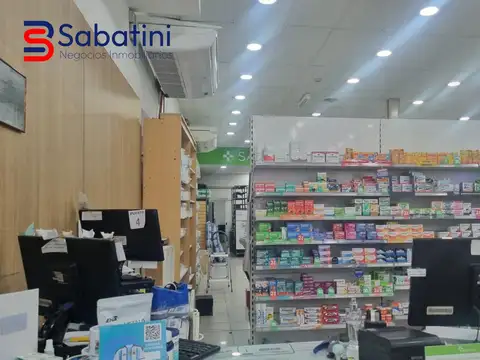 Local comercial en Alquiler en Av. Corrientes con 10m de vidriera