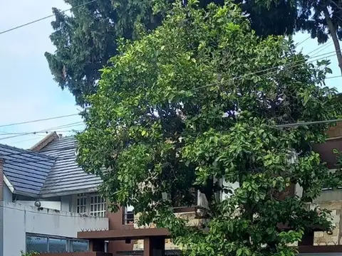 EXCELENTE DÚPLEX 3 AMB ZONA RESIDENCIAL ADROGUÉ