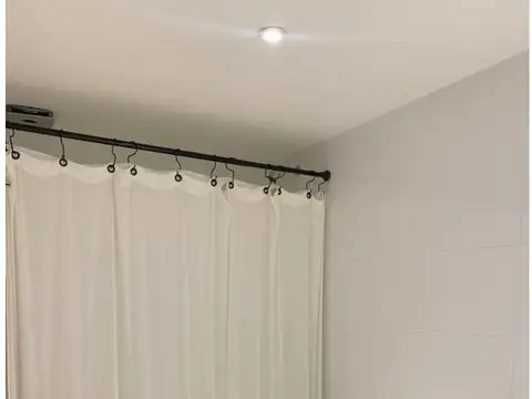 EXCELENTE DEPARTAMENTO DE 1 AMB. SE ALQUILA SIN MUEBLES FRTE. BCON LA MEJOR ZONA  A/A MUCHA LUZ