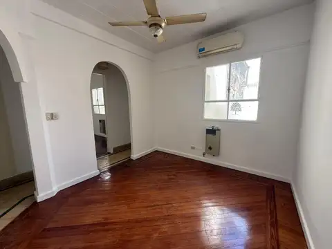 Av Corrientes 4200, Piso 1