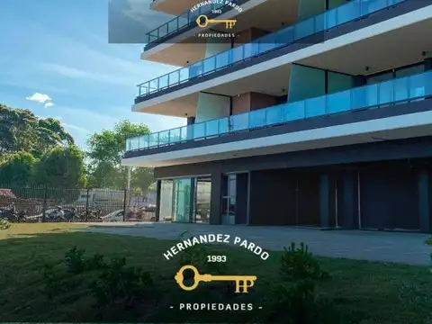 Sobre rambla, a pasos de montevideo.