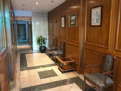 2 AMBIENTES SOBRE AV. MITRE MUY LUMINOSO