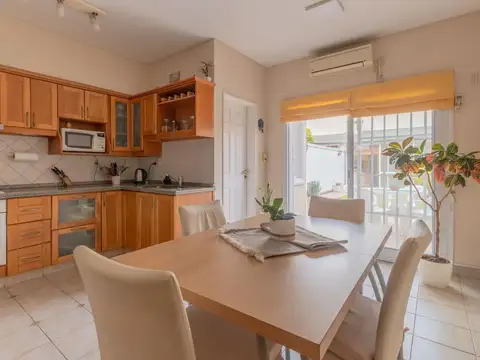 4 Ambientes + playroom con Jardín • Venta • Agronomia