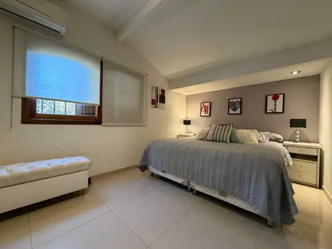 Casa en Venta en Adrogue, USD 185.000