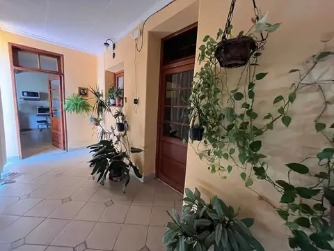 Se vende casa pb dos dormitorios en b° pueyrredón