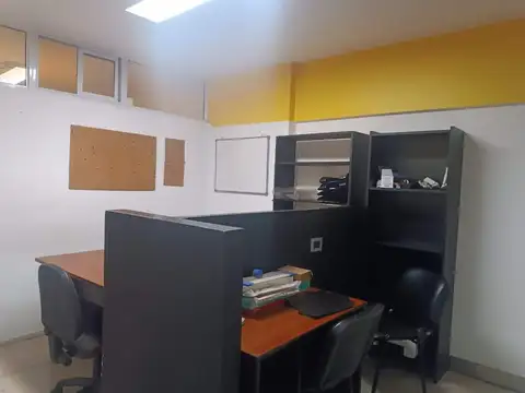 Oficina 4 ambientes con 1 baño