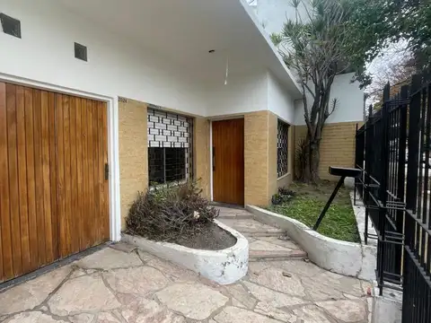Gobernador Udaondo 2000