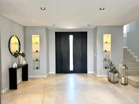 Casa 7 ambientes con 4 baños