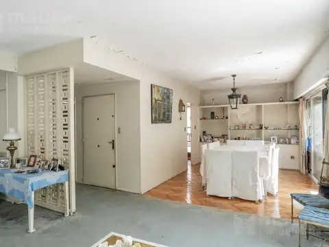 Departamento de 3 dormitorios con dependencia en venta en Barrio Norte. Con cochera