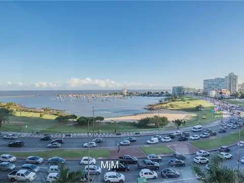 VENDE APARTAMENTO POCITOS 5 DORMITORIOS 