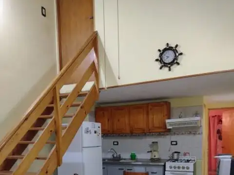 Se alquila un hermoso departamento en duplex de 3 ambientes con balcón - Santa Teresita Partido...