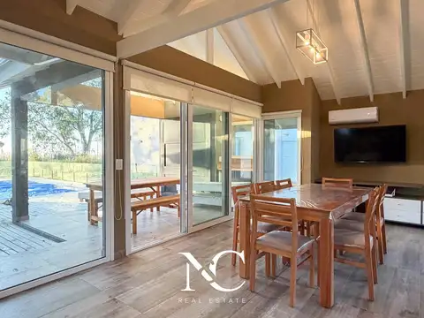 Casa 4 ambientes con 2 baños