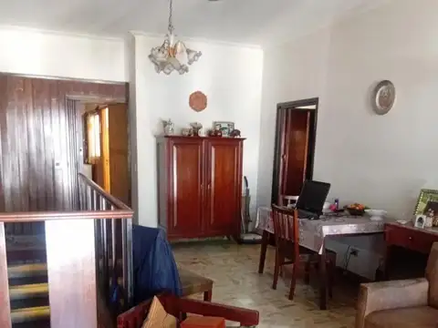 Depto Tipo Casa 4 ambientes con 2 baños