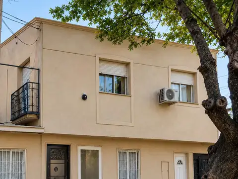 CASA TIPO PH EN  PLANTA ALTA  ZONA CARAPACHAY