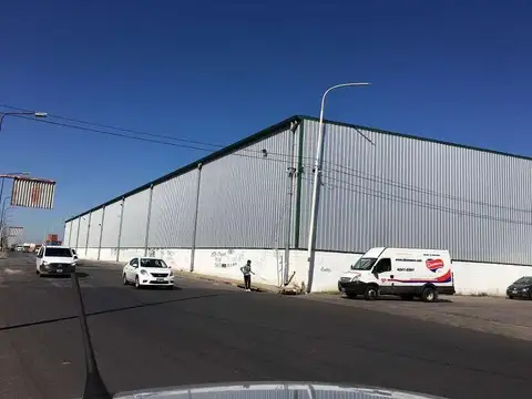 Galpon en Alquiler 83  mts Frente