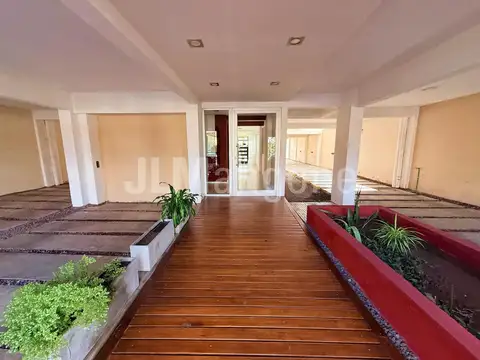 Intendente Villegas 2400, Piso 1