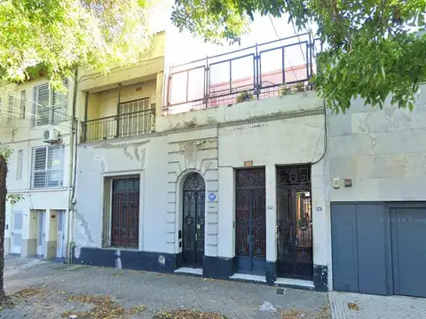 Cerrito 1048