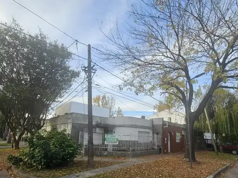 Rosario  al 400, Grad. Baigorria, esquina casa a reciclar, 3 dormitorios, garage