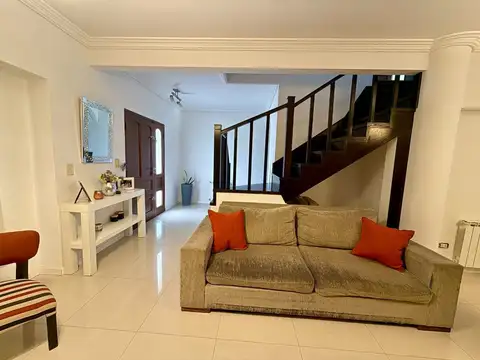 CHALET EN VENTA QUILMES