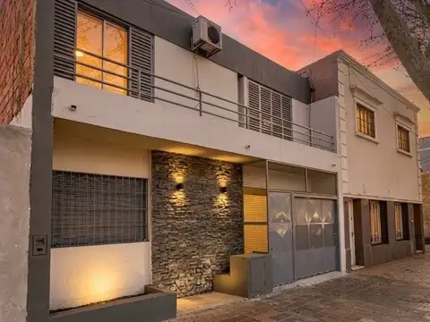 Casa céntrica. 3 habitaciones. 2 baños. capital