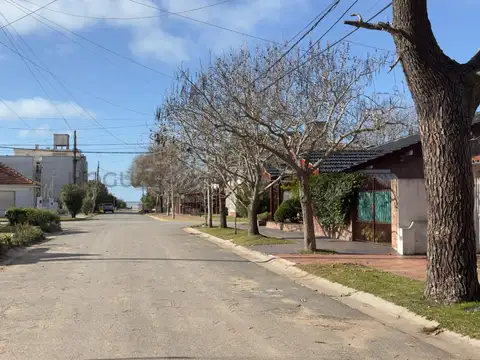 TRIPLEX - 4 AMBIENTES - LA LUCILA DEL MAR