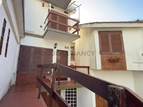 Depto Tipo Casa en Venta con 1 cocheras