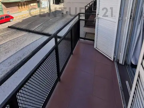 Depto Tipo Casa 4 ambientes con 2 baños