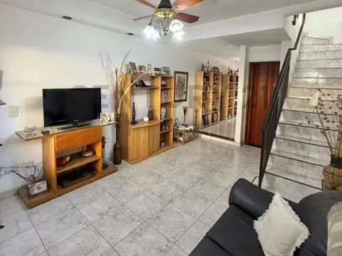 Depto Tipo Casa en Venta de 4 ambientes