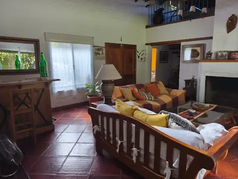 Casa en Venta con 5 cocheras
