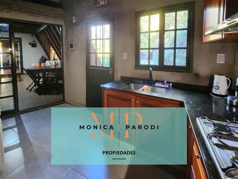 Casa en Venta con 3 cocheras