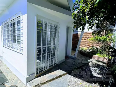 Alquiler PH 3 amb. en Castelar Norte con patio, terraza y lavadero a 5 cuadras de la estación