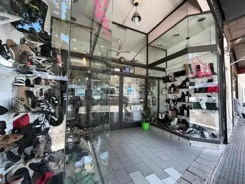 CON EL SUDOR DE TU FRENTE - Local de linda imagen exterior