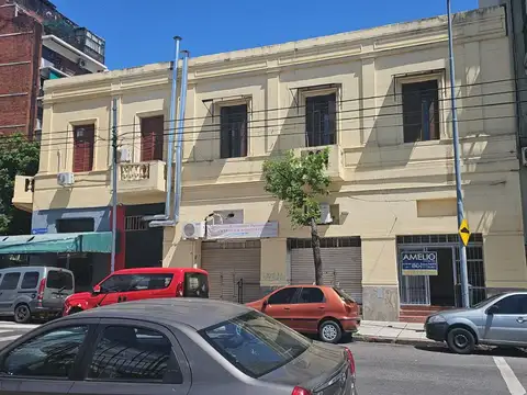 Local con Entre Piso 