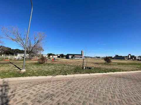 VENTA - Terreno 300 m2 - Sobre avenida - EcoTierra, Pueblo Esther.