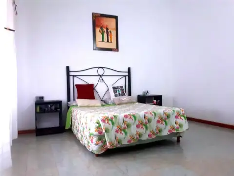 Casa 6 ambientes con 1 baño