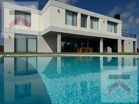 OPORTUNIDAD Venta Casa en Lote AL AGUA 5 dorm FINANCIACION en Chacras de la Reserva Cardales