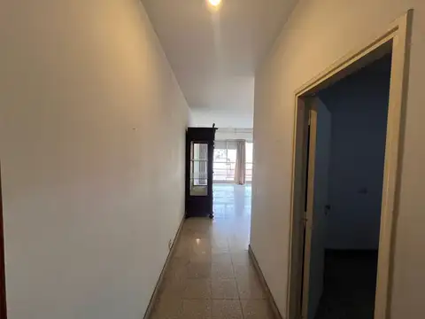 Departamento 6 ambientes con 2 baños