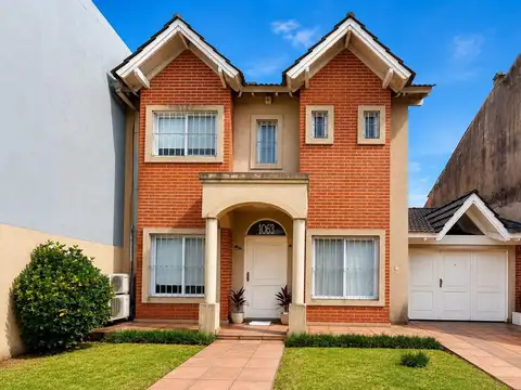 Casa de 4 ambientes- APTA CRÉDITO BANCARIO- Ituzaingó Norte