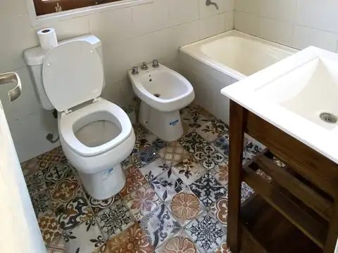 Depto Tipo Casa en Alquiler con 1 cocheras