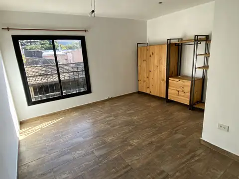 Depto Tipo Casa en Alquiler de 1 dormitorio