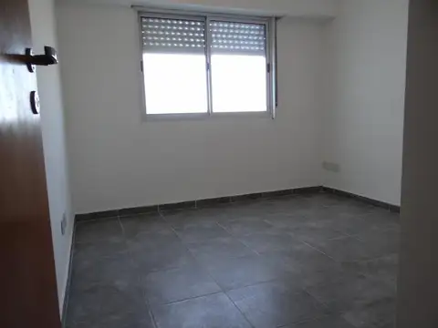 CIUDADELA ,3AMB,FRENTE, M/B/ESTADO Y UBICACION,OPORTUNIDAD