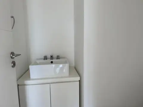 Casa en Alquiler con 2 cocheras