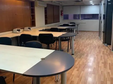 Oficina en venta - Recepción - Oficinas - Bauleras - Baño - 98Mts2 - San Nicolás