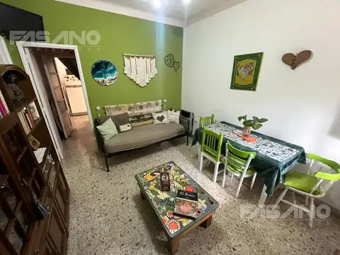 Depto Tipo Casa en Venta 50 años