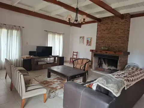 Casa 6 ambientes con 3 baños