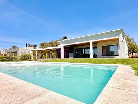 Santa Elena Pilar del Este 100