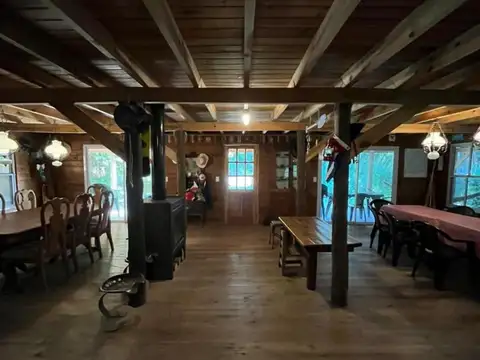 Casa 5 ambientes con 2 baños