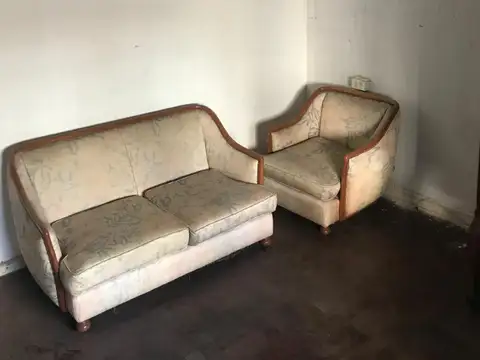 OPORTUNIDAD 2 AMBIENTES AL FTE. A RECICLAR (2 PISOS X ESCALERAS)