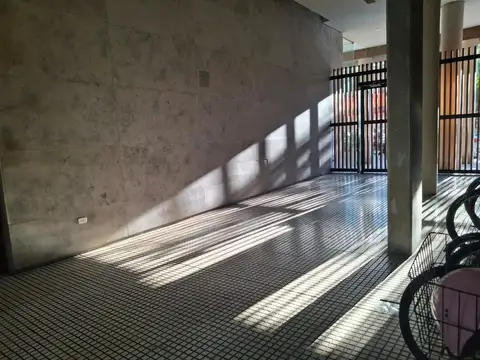 VENTA COCHERAS FIJAS CUBIERTAS EN PALERMO HOLLYWOOD.